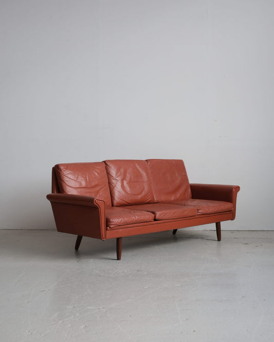 Georg Thams sofa (heavy usage marks)