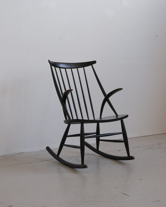 Illum Wikkelso rocking chair