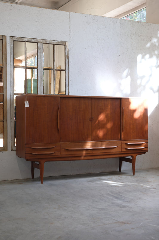 Johannes Andersen for Uldum Møbler. Teak sideboard, model 'UM-14'