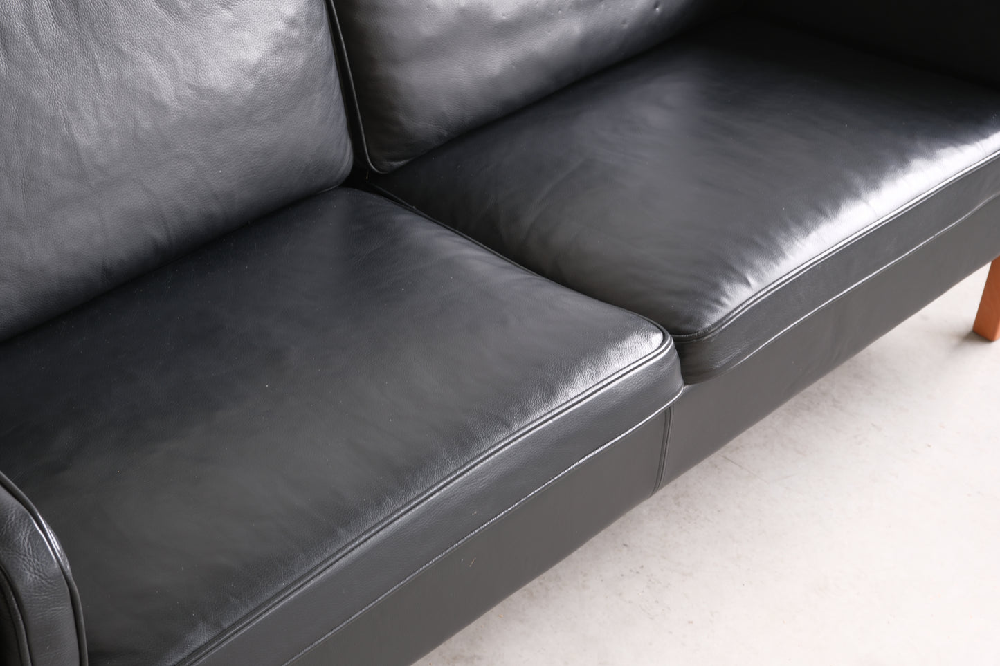 Mogens Hansen black leather sofa