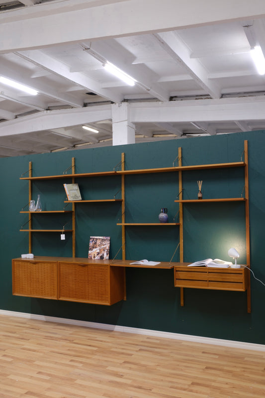 Poul Cadovius. Teak shelving system, 1950-60s