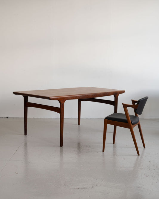 Johannes Andersen Dining Table (1960s)