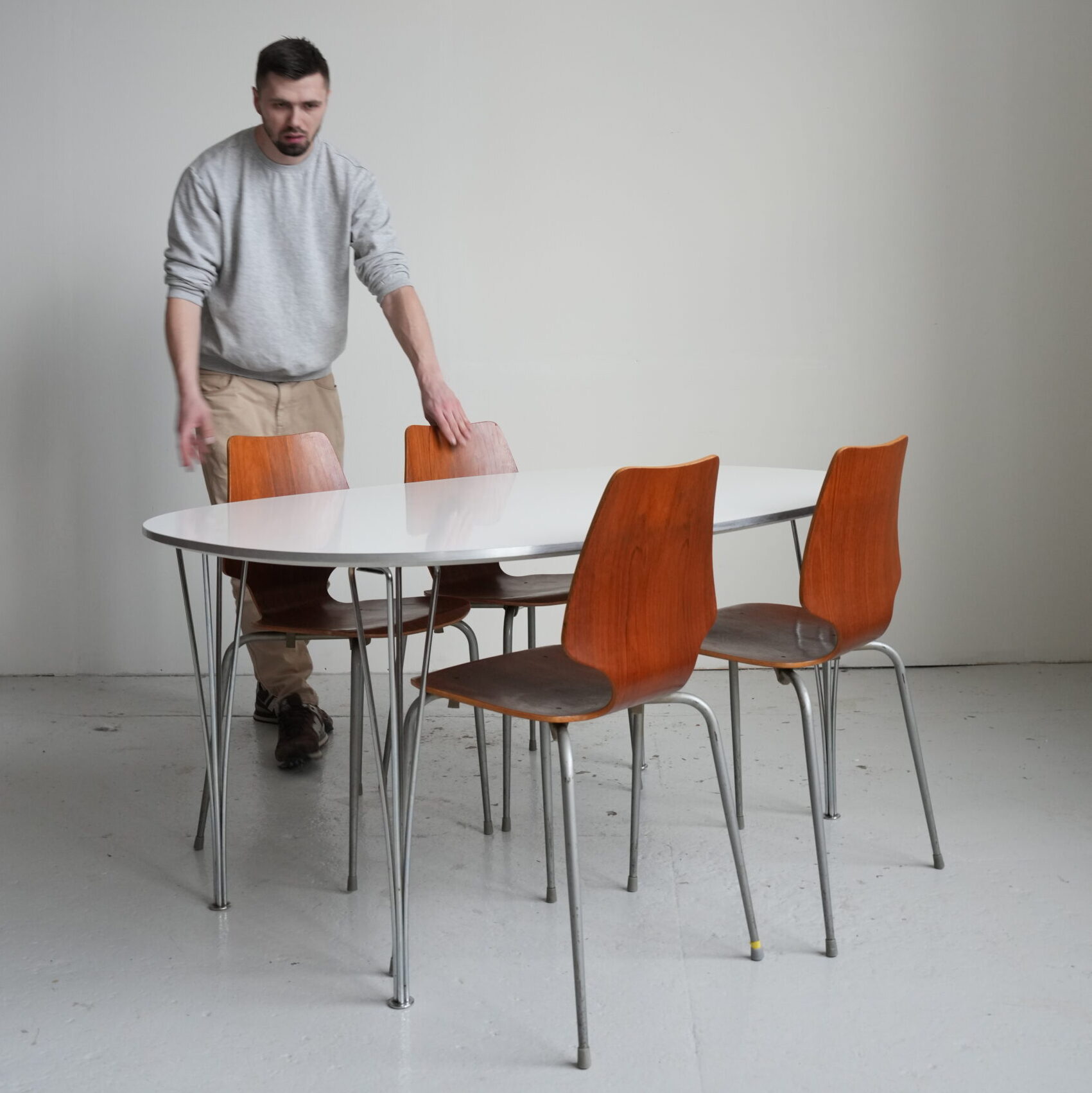 Piet Hein and Bruno Mathsson: Ellipse table